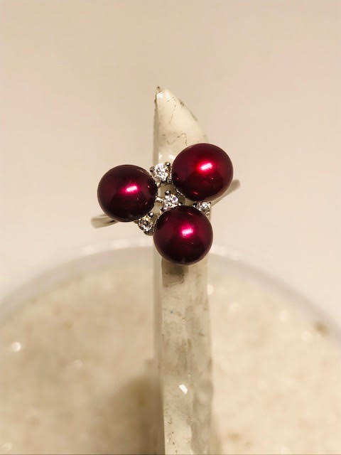 Tripod Pearl Ring