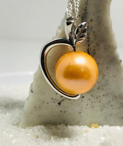 Edison Pearl Apple Necklace